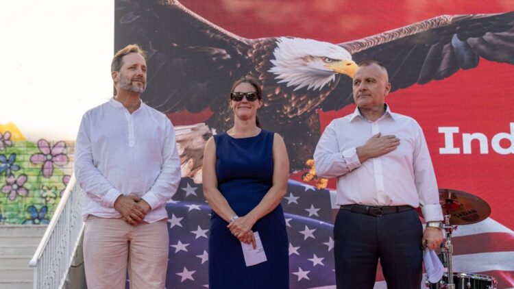 Sondazhi i Dhomës Amerikane të Tregtisë: Përkeqësohet klima e biznesit në Shqipëri!