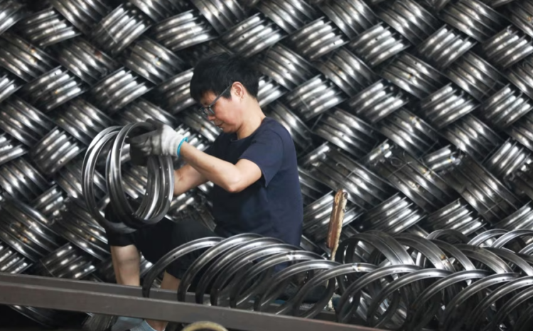 Rritja ekonomike e Kinës tejkalon pritshmëritë, pavarësisht tarifave të Trumpit