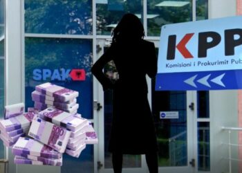 E mbajti të fshehtë/ Zyrtares së KPP i vjedhin 200 mijë euro në banesë dhe i marrin peng vëllain (EMRI)