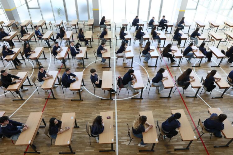 Kamera mbi kamera: Projekti ‘Smart City’ në shkolla ngre pikëpyetje për privatësinë personale