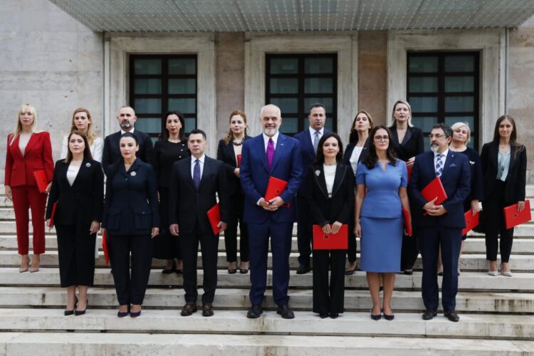 Rama ikën me pushime, emrat e ministrave të rinj në fund të gushtit