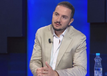 “PD duhet t’ju hapë derën të rinjve”, Salianji: Të gjejmë mekanizmat për të rrëzuar regjimin