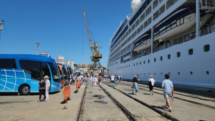 Pas Kosovës edhe italianët nisin “të braktisin” Shqipërinë, bien hyrjet për qershorin