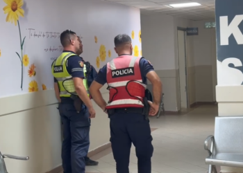 Vlorë/ 17-vjeçarja dërgohet në spital me plumb në kokë, ndodhet në gjendje të rëndë