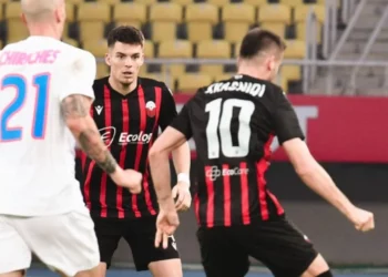 Super Shkëndija, skuadra shqiptare fiton me 10 lojtarë përballë kampionëve të Rumanisë dhe i afrohet kualifikimit historik në Europë