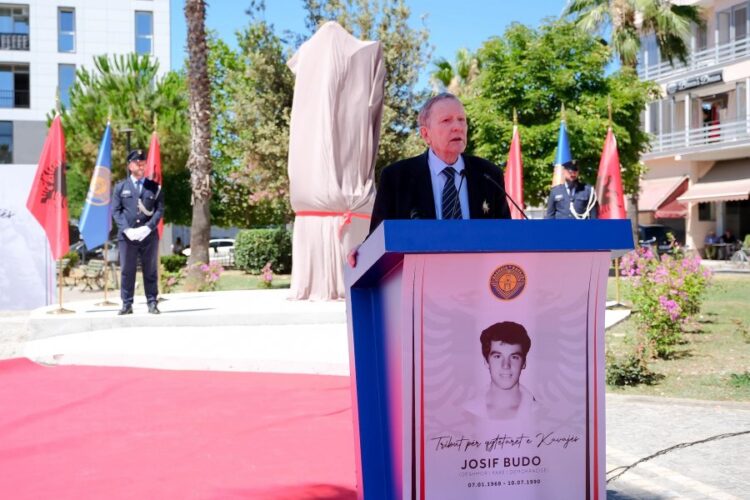 Ndihmoi shqiptarët të rrëzonin komunizmin, ndahet nga jeta në Shqipëri ish-ambasadori gjerman Daum