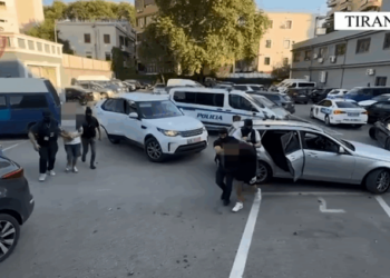 Arrestohen dy furnitorët e drogës në Tiranë, sekuestrohen 1.2 kg kokainë (Emrat)