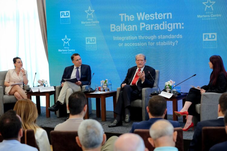 “Mos bëni gabim historik!” Berisha: Nëse BE i jep përparësi stabilokracisë, ajo bëhet aleate e autoritarizmit