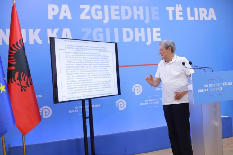 Berisha: Rama bleu vota me 450 leje ndërtimi për bandat e narkotrafikut!