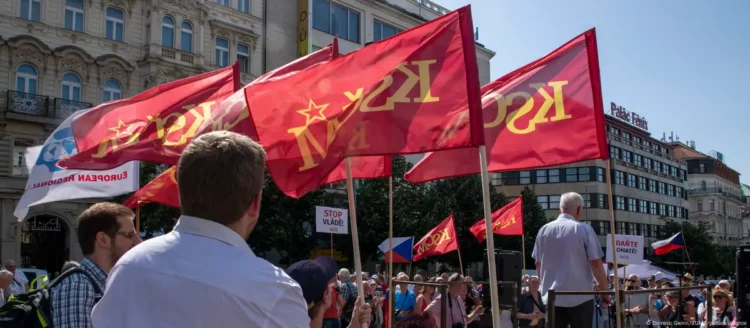 DW: Republika Çeke ndalon propagandën komuniste, e barazon me nazizmin