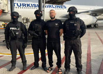 Pjesë e një grupi kriminal dhe i akuzuar për vrasje, Denis Bajri ekstradohet nga Dubai