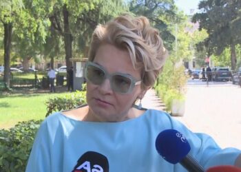 Kryemadhi shpërthen kundër Blushit: E largoi Metën nga shtëpia! Nëse do fustanin dhe takat e mia, ia jap