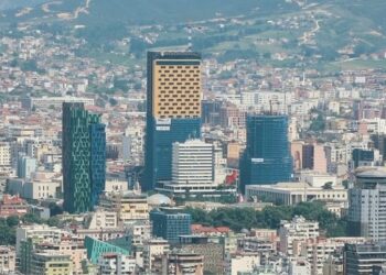 Investigimi i RAI3: Kullat e mafias shqiptare janë në qendër të Tiranës