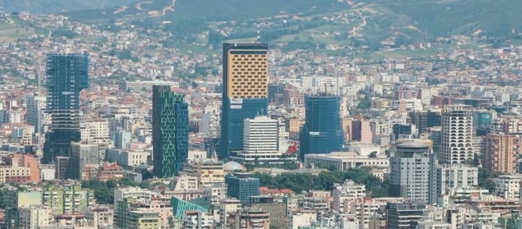 Investigimi i RAI3: Kullat e mafias shqiptare janë në qendër të Tiranës