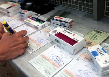 ‘Lidhjet klienteliste’ të mjekëve mbushin recetat e pacientëve