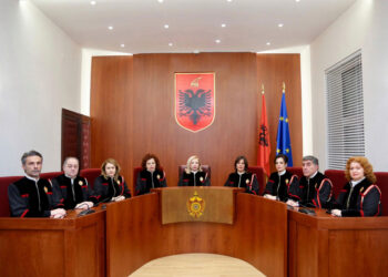 Skandal në Kushtetuese: Rama fitoi edhe pse votimi ishte 4 pro, 4 kundër për ndërtimet në Zonat e Mbrojtura