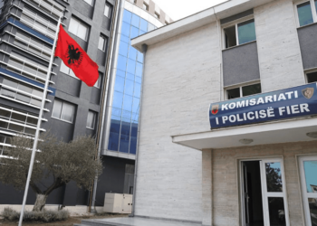 Abuzoi seksualisht me vajzën e tij të mitur, arrestohet babai “monstër” në Patos