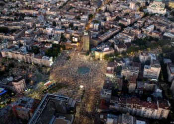 Protestuesit i japin ‘ultimatum’ Vuçiçit: Zgjedhje të parakohshme parlamentare ose…