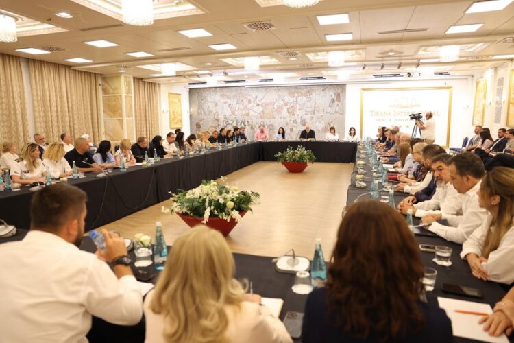 Rama bën sikur është dita e parë si kryeministër: Punët janë ‘lesh e li‘, do krijojmë sistem të ri furnizimi për ujin