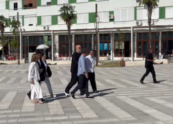 Edi Rama viziton përsëri Vlorën, kryebashkiaku “de facto“ i qytetit nuk i jep dorën askujt