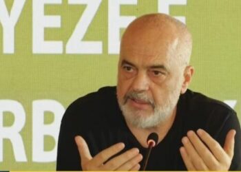 Presioni i tregtarëve të mishit me salmonelë mbyll AKU-në! Pse nuk u ndje Rama kur u helmuan fëmijët në Gramsh?