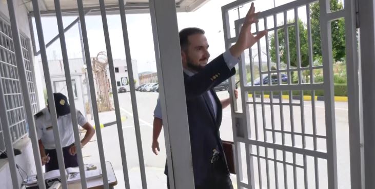 Bërtisnin “Rama ik”, Salianji rrëfen detaje nga jeta në burgun e Fierit: Lahesha me kanaçe…