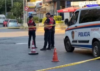 Sherr me thika në mes të Shkodrës, një 33 vjeçar dërgohet me urgjencë në spital (Emri)