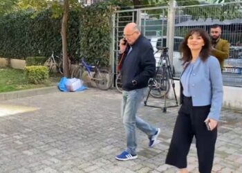 Zbutet gjykata për Sonila Qaton, për tenderat me miliarda lekë dënohet 6 muaj “punë”, ndërsa zyrtarët e tjerë, “të pafajshëm”