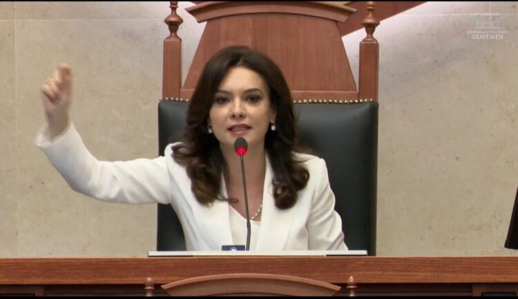 Analisti: Spiropali theu rekord, e vetmja në Europë që përjashtoi 60 deputetë në një ditë