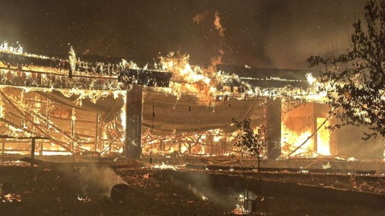 Shkrumbohet nga zjarri restoranti në Theth, pronarja dyshon për zjarrvënie të qëllimshme