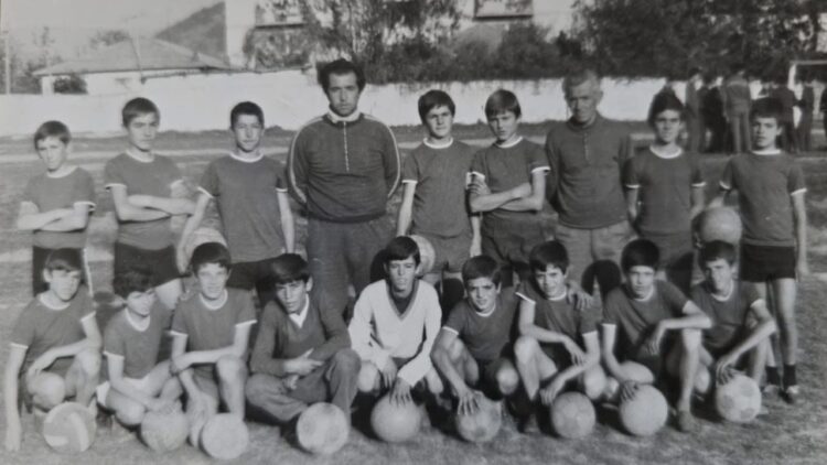 Elbasani humbet legjendën e futbollit, ndërron jetë Xhevahir Taushani