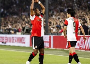 Champions/ Një gol në shtesë, van Persie ‘gjunjëzon’ Mourinhon! Fitojnë Benfica e Brugge