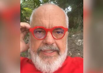 Avionë për zjarret? Edi Rama: I dimë përparësitë…Nuk kam blerë avion për vete