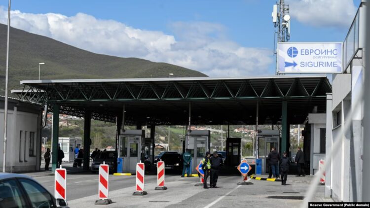 Mbyllet kufiri mes Kosovës dhe Maqedonisë së Veriut për shkak të zjarreve