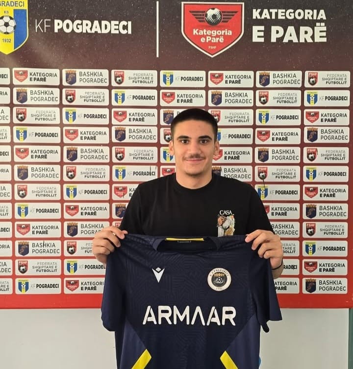 Merkato/ Djali i ish-futbollistit të njohur matjan firmos me Pogradecin