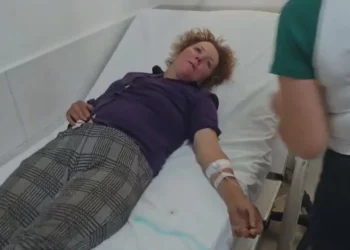 I moshuari humbi jetën nga flakët në Gramsh, nusja me lot në sy: I thërrita kur ra zjarri, kur e gjeta…