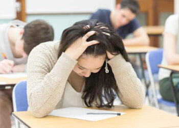 Maturantët dhe nxënësit e klasave të nënta mbetës në provime, publikohen datat e sesionit të dytë