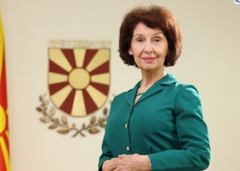 “Jemi të turpëruar”/ Thirrjet antishqiptare, reagon Presidentja e Maqedonisë së Veriut: Jo urrejtje ndaj bashkëqytetarëve tanë shqiptarë!