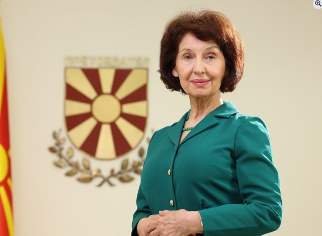 “Jemi të turpëruar”/ Thirrjet antishqiptare, reagon Presidentja e Maqedonisë së Veriut: Jo urrejtje ndaj bashkëqytetarëve tanë shqiptarë!