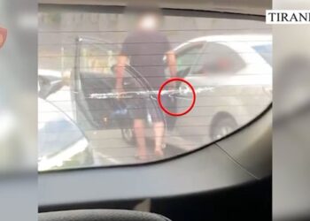 “Pse nuk më hape rrugën”, i riu me pistoletë kanos shoferin tjetër te kthesa e Kamzës në kryeqytet