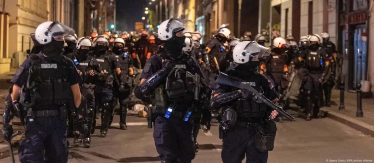 Ç’po ndodh Serbi? Dhunë, kaos dhe kërcënime