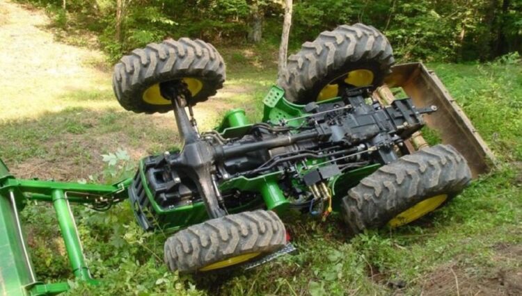 Devoll, aksidentohet traktori, ndërron jetë i moshuari