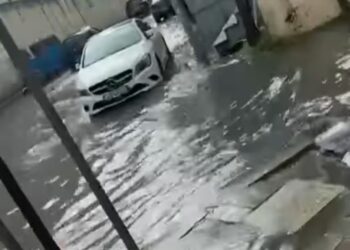 Pak minuta shi, rrugët e kryeqytetit kthehen në “lumenj”