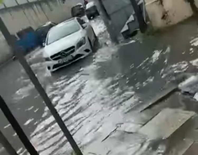 Pak minuta shi, rrugët e kryeqytetit kthehen në “lumenj”