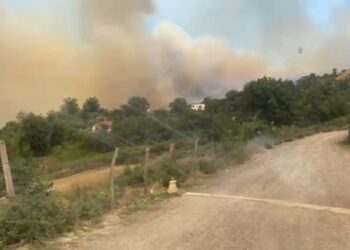 Ministria e Mbrojtjes, thirrje urgjente për evakuim për banorët e 3 zonave