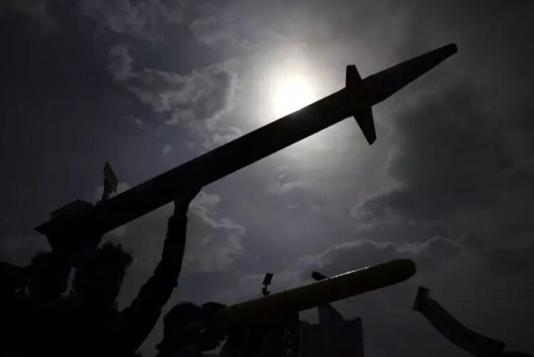 Izraeli godet termocentralin elektrik në Jemen, shpërthime të forta në zonë