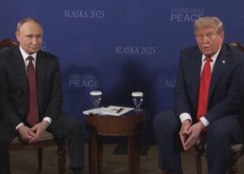 Zbardhet çfarë i kërkoi Putini – Trumpit, Zelenski vendos të hënën nëse do t’i falë territoret e pushtuara