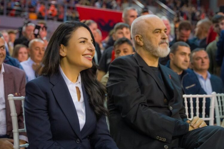 Omni Bridgeway i kërkon Gjykatës Federale të Uashingtonit të konfiskojë pasuritë e Shqipërisë