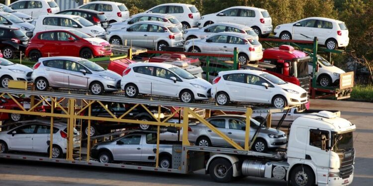 Importi i automjeteve bie me 7% – Në 7 muajt e parë të vitit u zhdoganuan 57 mijë makina