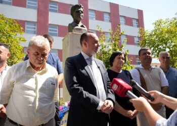 Klevis Balliu: Edi Rama po ecën në gjurmët e babait të tij, liria e fjalës sërish nën sulm